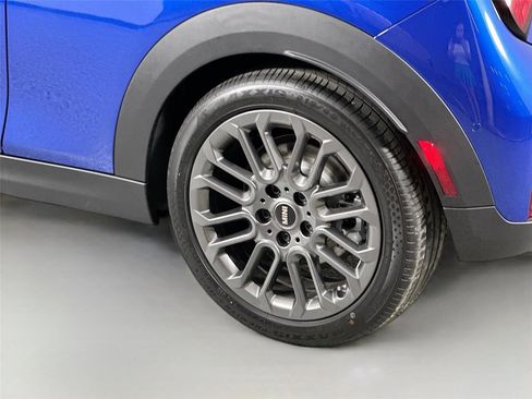 Certified 2025 MINI Cooper 2-Door Hardtop FWD image 26