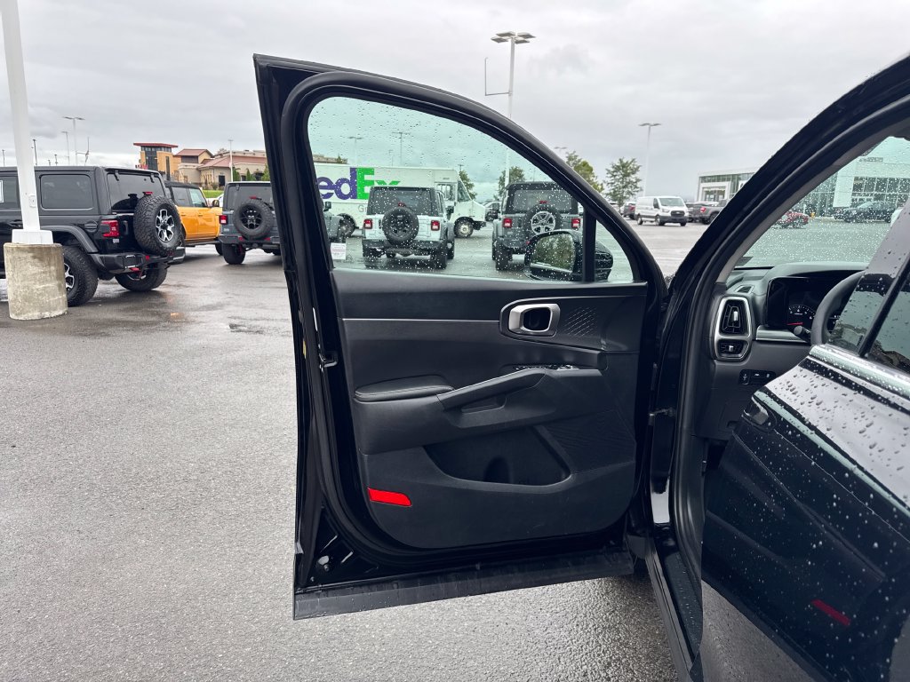 Used 2023 Kia Sorento LX AWD/4WD image 27