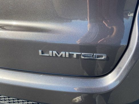 Used 2022 Jeep Compass Limited image 41