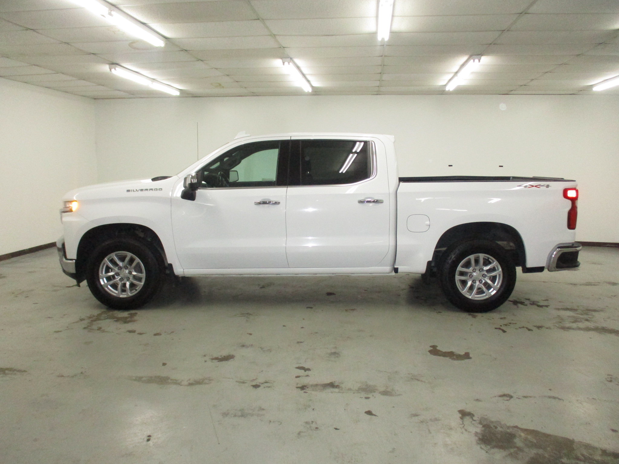 Used 2020 Chevrolet Silverado 1500 LTZ w/ LTZ Convenience Package AWD/4WD image 14