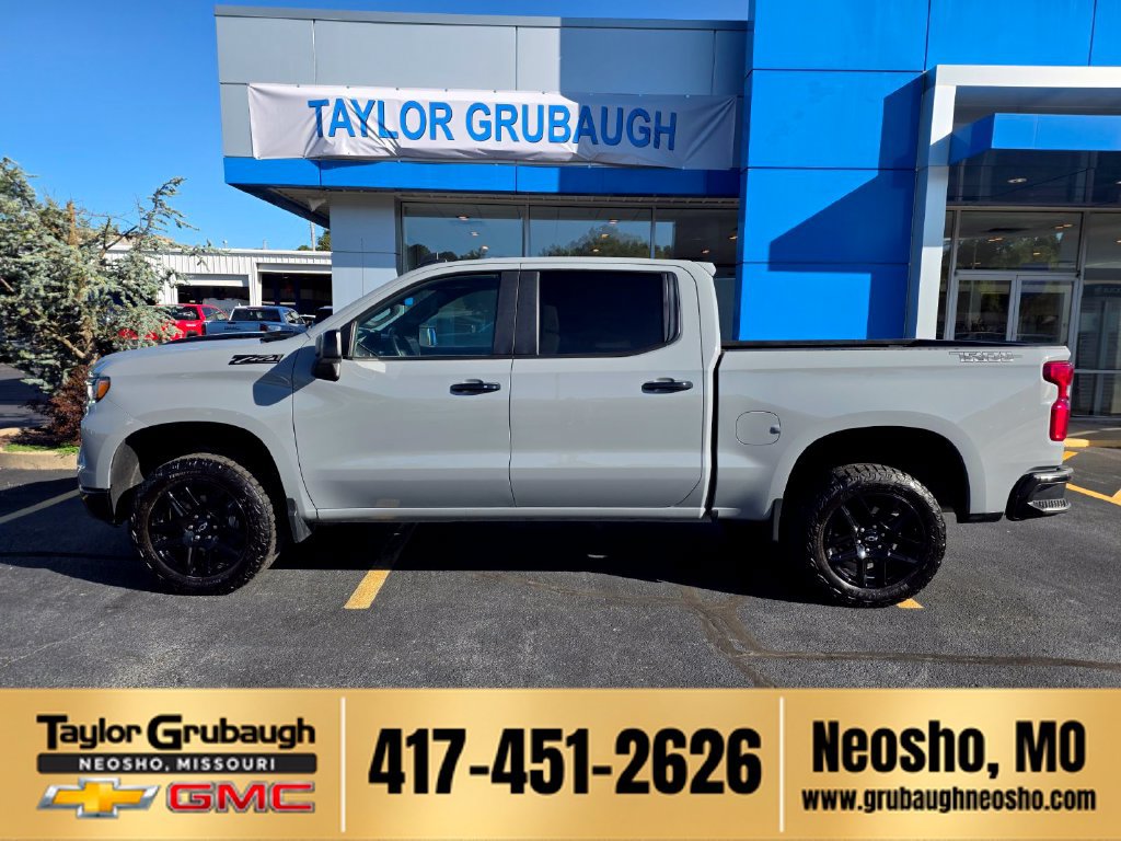 Used 2024 Chevrolet Silverado 1500 LT Trail Boss w/ Convenience Package II AWD/4WD image 1