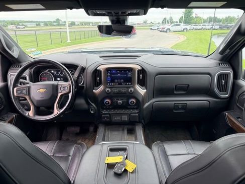 Used 2022 Chevrolet Silverado 2500 High Country w/ Z71 Off-Road Package AWD/4WD image 6