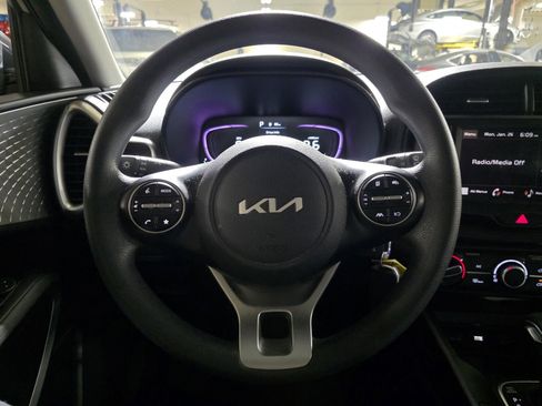 Used 2023 Kia Soul LX w/ LX Technology Package image 20