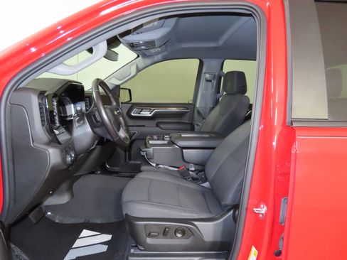 Used 2022 Chevrolet Silverado 1500 LT AWD/4WD image 25