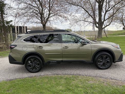 Used 2022 Subaru Outback Onyx Edition XT AWD/4WD image 6