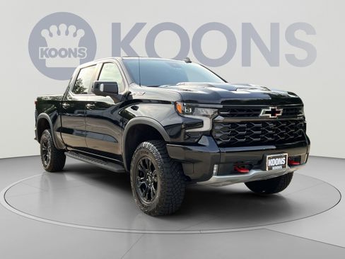 Used 2022 Chevrolet Silverado 1500 ZR2 w/ Technology Package AWD/4WD image 10