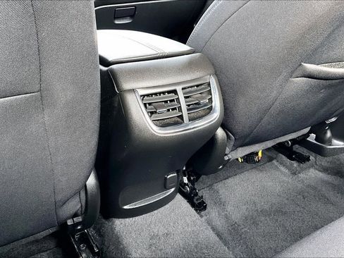 Used 2025 Chevrolet Malibu LT image 33