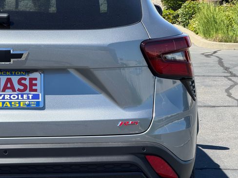 New 2026 Chevrolet Trax RS w/ Sunroof Package FWD image 8