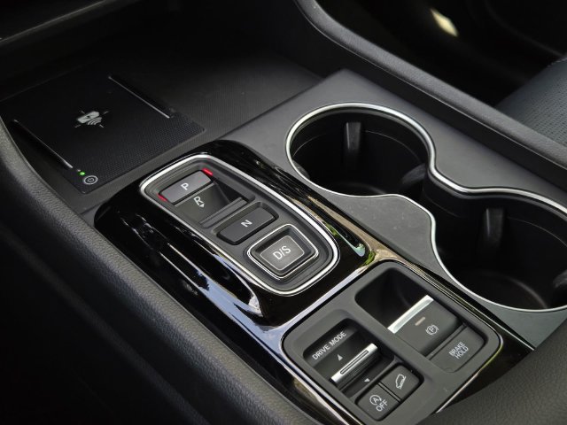 Used 2025 Honda Pilot Elite image 26