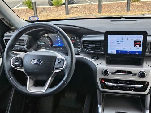 Certified 2023 Ford Explorer XLT w/ Equipment Group 202A image 10