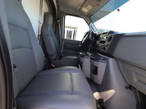 Certified 2024 Ford E-450 and Econoline 450 Super Duty w/ Power Windows & Locks Group RWD image 13