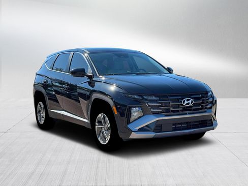 New 2026 Hyundai Tucson Blue SE image 11