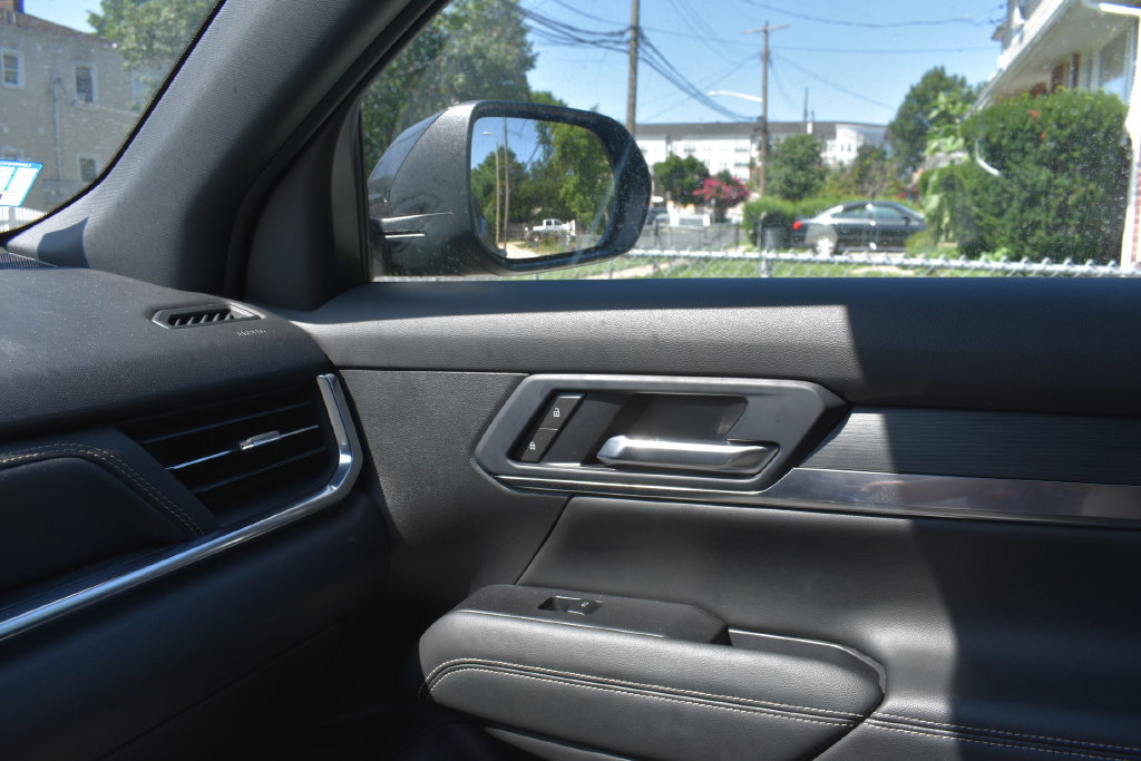 Used 2025 GMC Terrain Elevation AWD/4WD image 16
