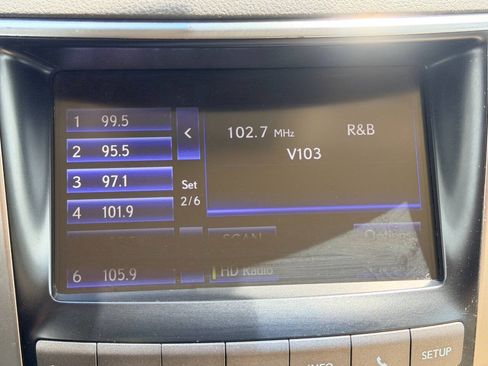 Used 2013 Lexus LX 570 4WD w/ Luxury Pkg image 50