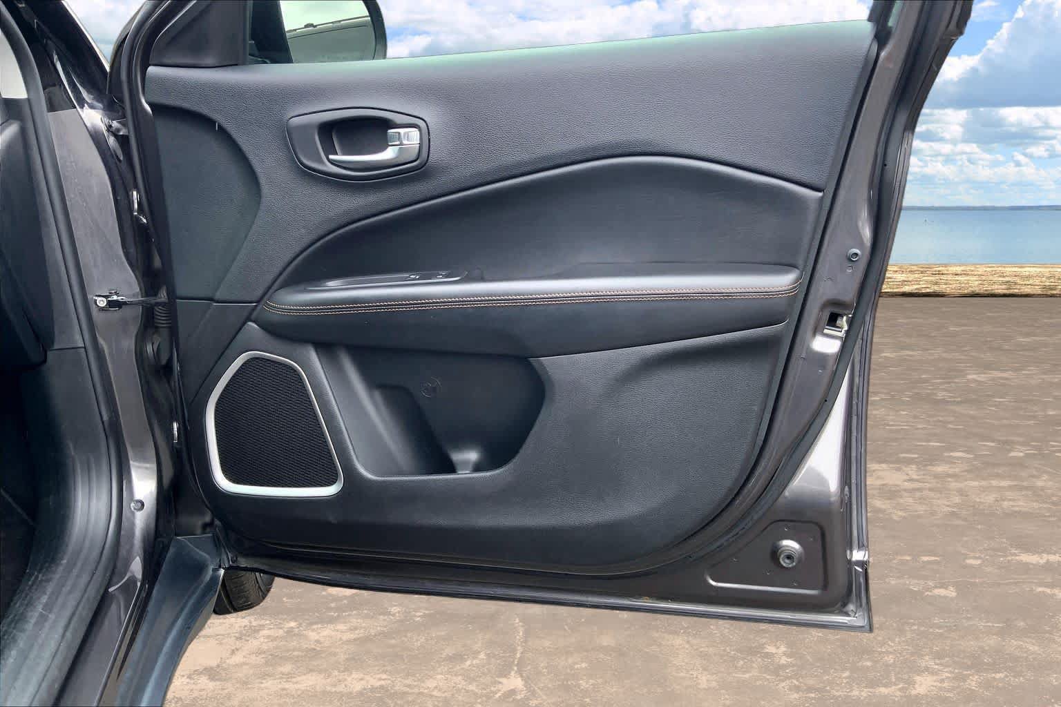 Used 2019 Jeep Compass Limited AWD/4WD image 28