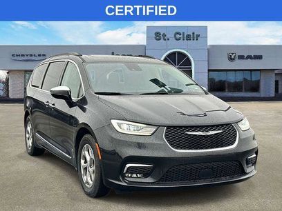 Certified 2023 Chrysler Pacifica Limited