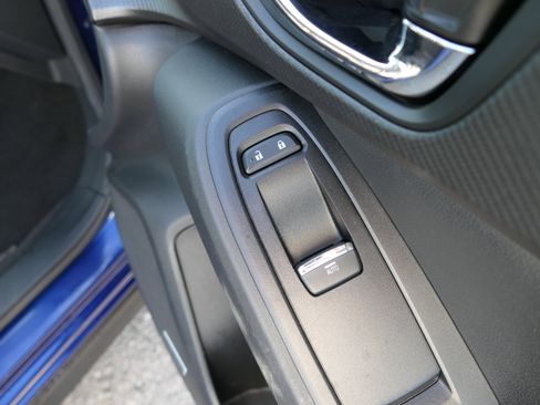 Used 2025 Subaru Crosstrek 2.5i Limited w/ Crosstrek Mirror Package image 24