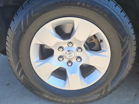 Used 2019 RAM 1500 Big Horn RWD image 17