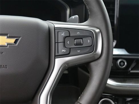 Used 2025 Chevrolet Silverado 1500 LTZ image 29