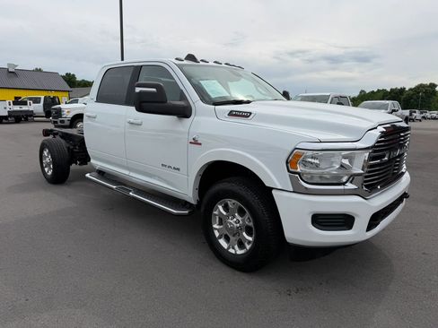 Used 2024 RAM 3500 Laramie AWD/4WD image 1