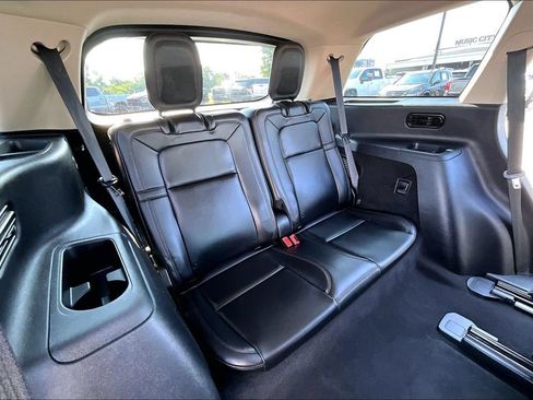 Used 2024 Lincoln Aviator Reserve AWD/4WD image 27