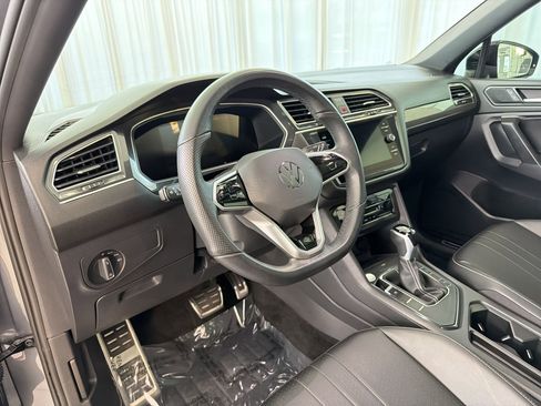 Used 2024 Volkswagen Tiguan SE R-Line FWD image 4