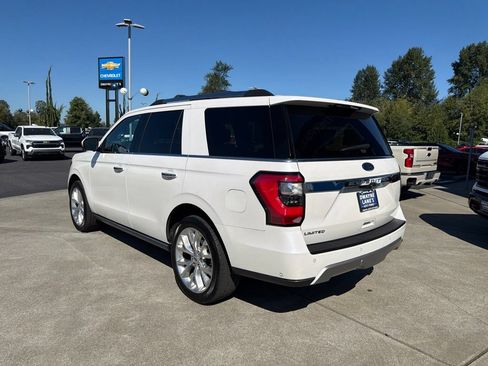 Used 2018 Ford Expedition Limited w/ Equipment Group 302A AWD/4WD image 3