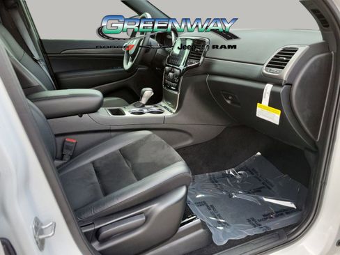 Used 2022 Jeep Grand Cherokee Laredo X RWD image 8