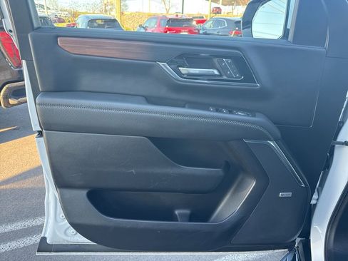 Used 2025 GMC Yukon Denali image 10