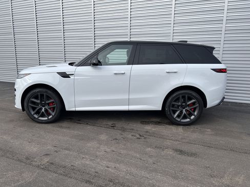 New 2026 Land Rover Range Rover Sport Dynamic SE image 2