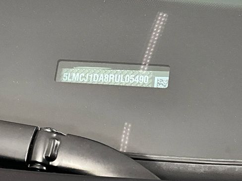 Used 2024 Lincoln Corsair AWD image 11