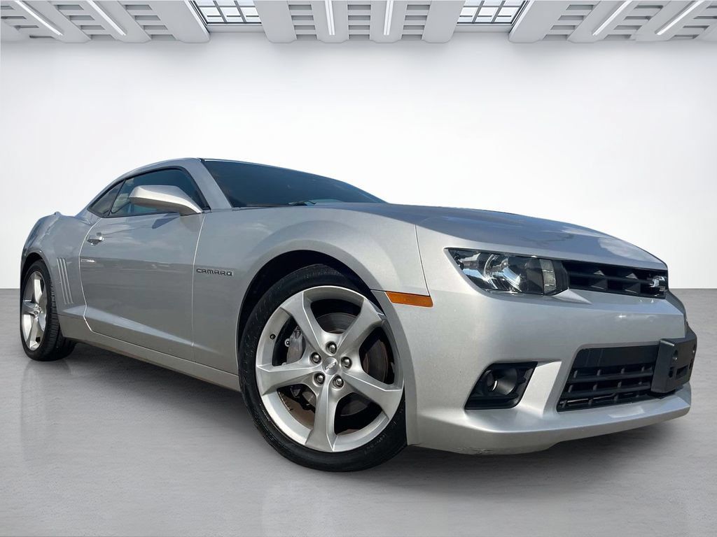 Used 2015 Chevrolet Camaro SS RWD image 3