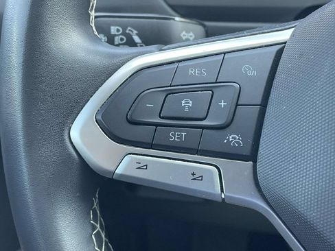 Certified 2022 Volkswagen Tiguan SE FWD image 25