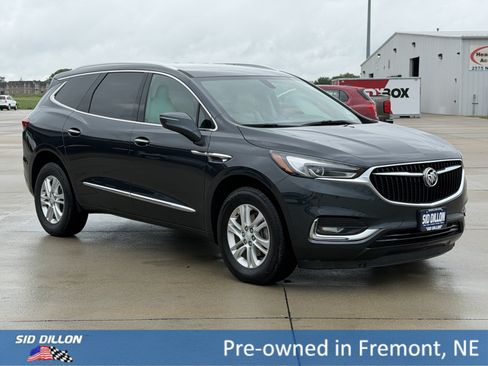 Used 2019 Buick Enclave Essence FWD image 2