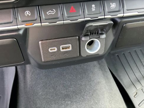 Used 2020 Chevrolet Silverado 1500 LT w/ Texas Edition image 32