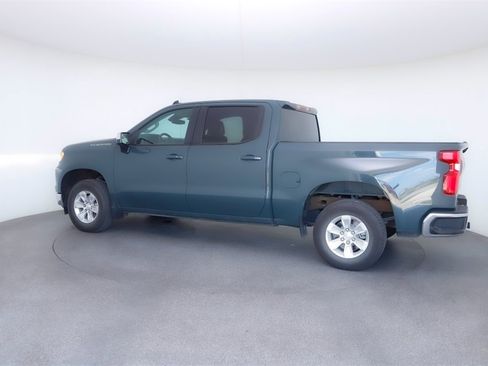 Used 2025 Chevrolet Silverado 1500 LT image 3