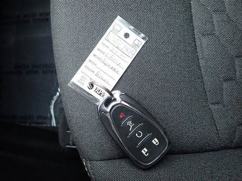 Used 2020 Chevrolet Equinox LT image 30