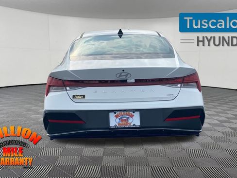 New 2025 Hyundai Elantra Limited image 8