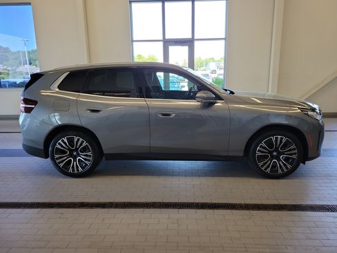 Used 2025 BMW X3 xDrive30i AWD/4WD image 4