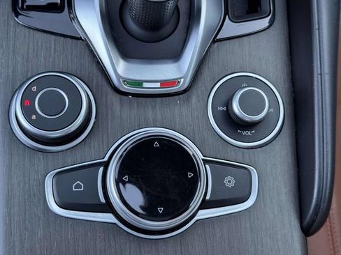 Used 2023 Alfa Romeo Giulia Ti RWD image 40