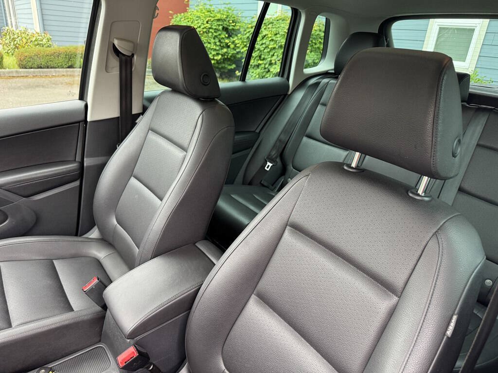 Used 2016 Volkswagen Tiguan SE AWD/4WD image 16