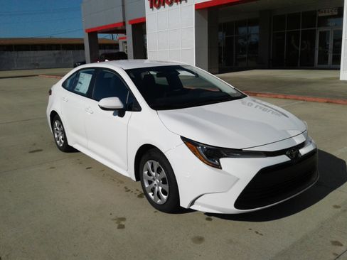 New 2026 Toyota Corolla LE image 1