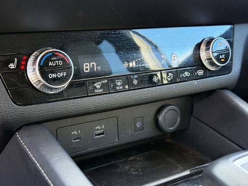 Used 2024 Mitsubishi Outlander SE image 26