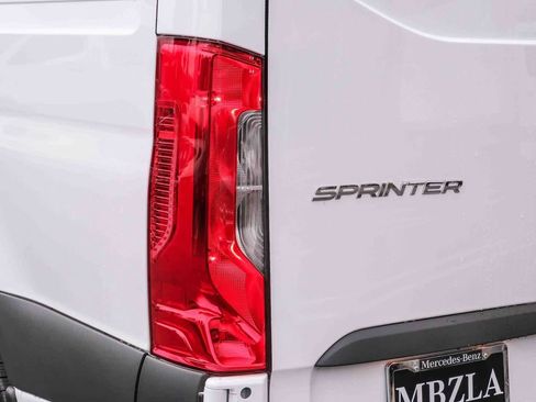 Used 2024 Mercedes-Benz Sprinter 2500 image 7