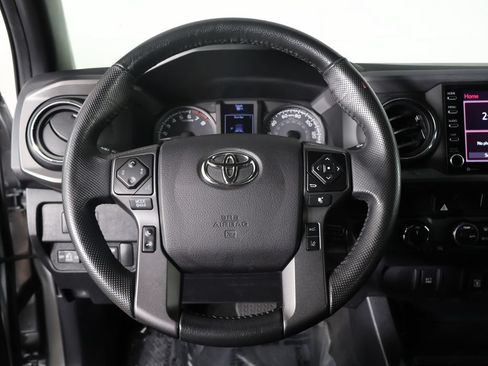 Used 2022 Toyota Tacoma TRD Off-Road AWD/4WD image 33