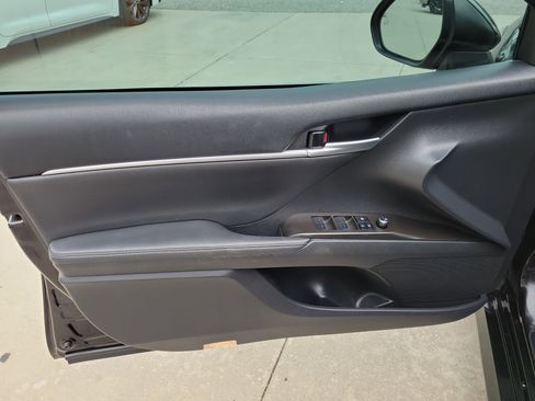 Used 2024 Toyota Camry XLE FWD image 10