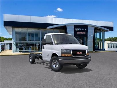 New 2025 GMC Savana 3500 w/ Power Convenience Package