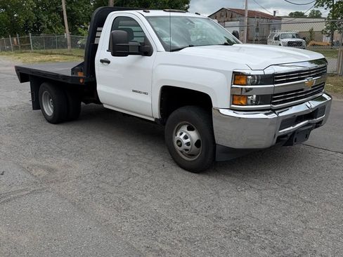 Used 2016 Chevrolet Silverado 3500 W/T RWD image 2