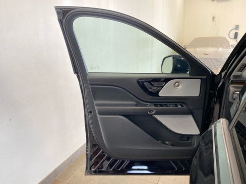 New 2026 Lincoln Aviator Reserve AWD/4WD image 16