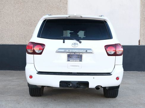 Used 2018 Toyota Sequoia Limited image 16